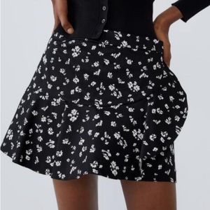 ZARA ruffle floral skort